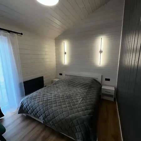 Duo House In The Mountains Apartment Huklyvyy